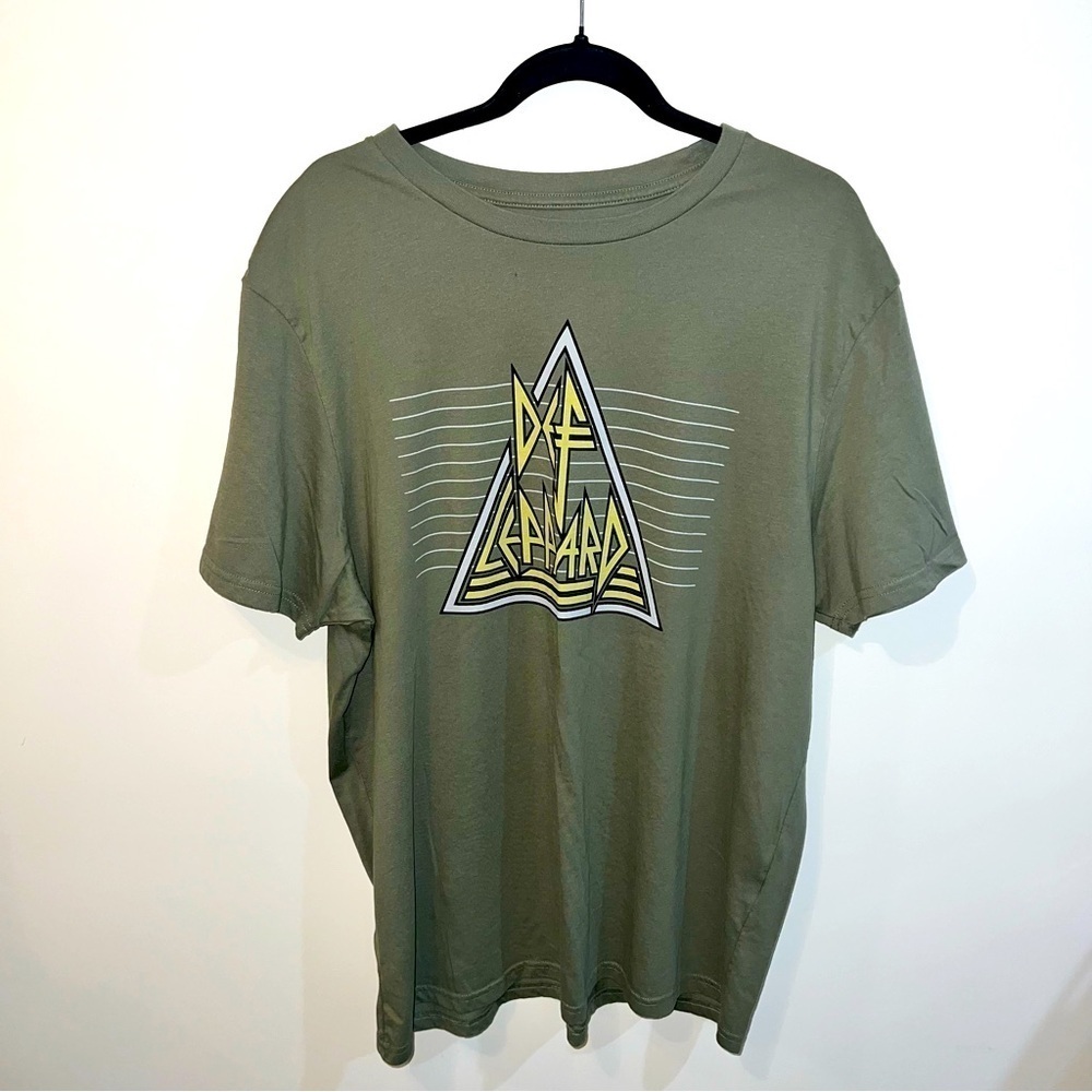 Def Leppard Men’s Olive Green Band Logo Graphic Tee – XL - Picture 2 of 8